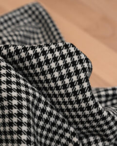 Pepita black / white fabric for your Porsche.